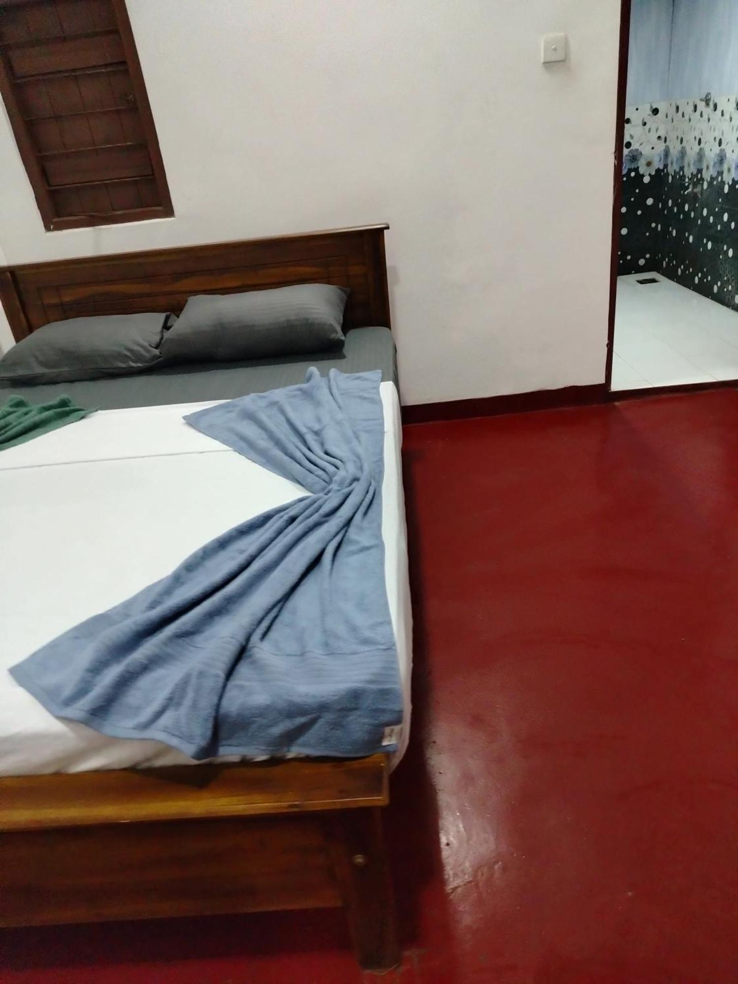 Ocean Oasis Restaurant And Rooms 亭可马里 外观 照片